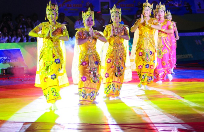 Đến Myanmar tham dự lễ hội âm nhạc truyền thống