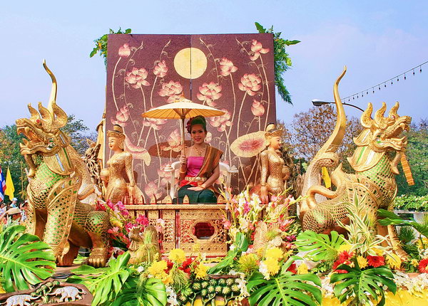 Say mê sắc màu lễ hội hoa Chiang Mai