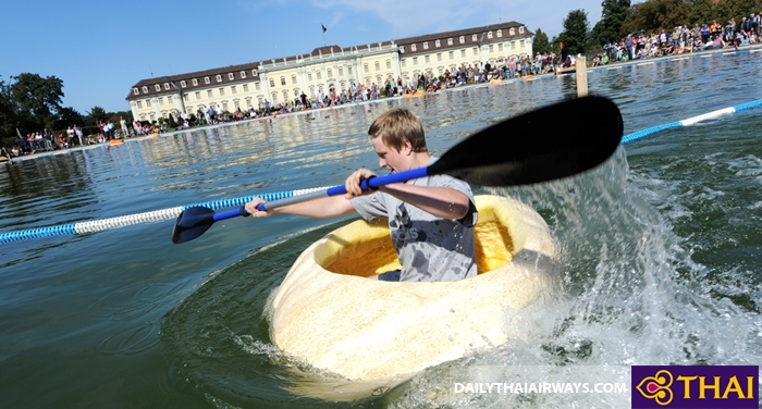 Độc đáo với kiểu đua thuyền bằng bí ngô ở Đức