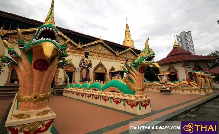 Ngôi chùa rắn nổi tiếng ở Mandalay.